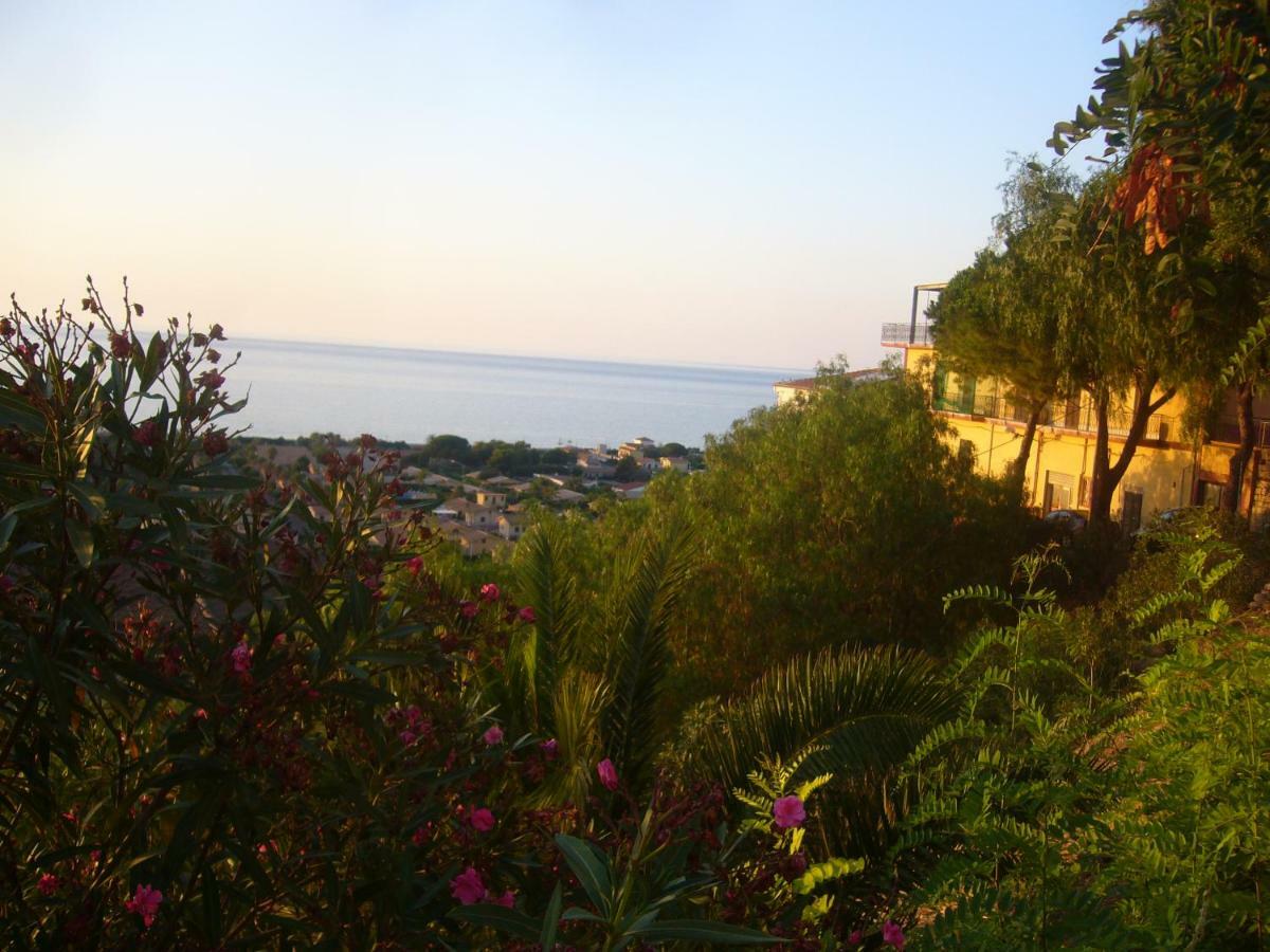 Casaleo Hotel Campofelice di Roccella Kültér fotó