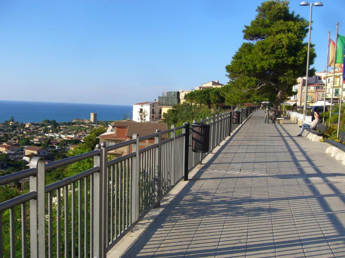 Casaleo Hotel Campofelice di Roccella Kültér fotó